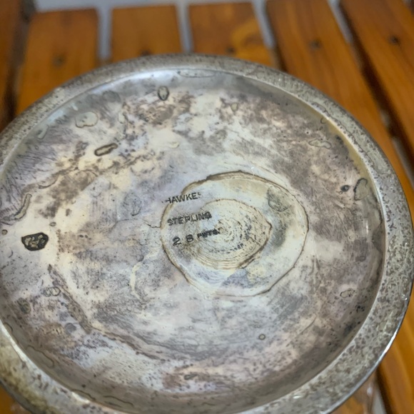 Hawke Sterling  2 B pwts Bowl sitting on clear stone. - Picture 3 of 4